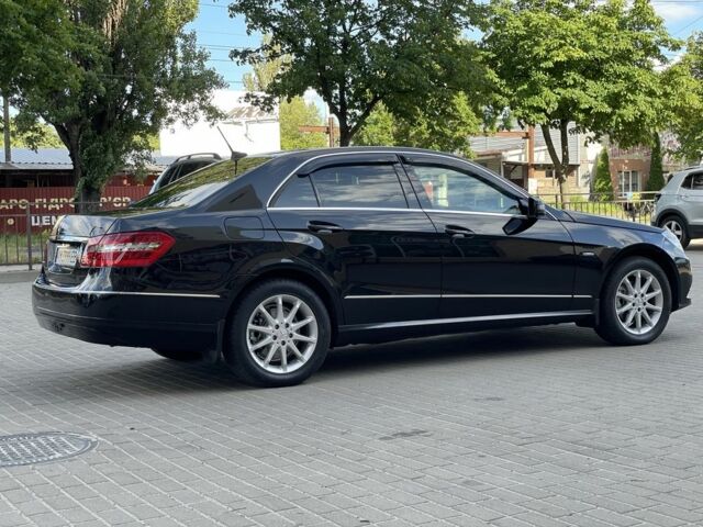 Черный Мерседес 220, объемом двигателя 2.1 л и пробегом 248 тыс. км за 12700 $, фото 4 на Automoto.ua