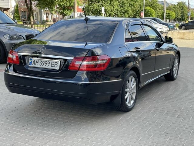 Черный Мерседес 220, объемом двигателя 2.1 л и пробегом 248 тыс. км за 12700 $, фото 13 на Automoto.ua