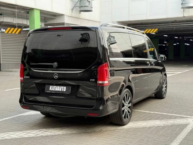 Черный Мерседес 220, объемом двигателя 2.2 л и пробегом 300 тыс. км за 29000 $, фото 2 на Automoto.ua