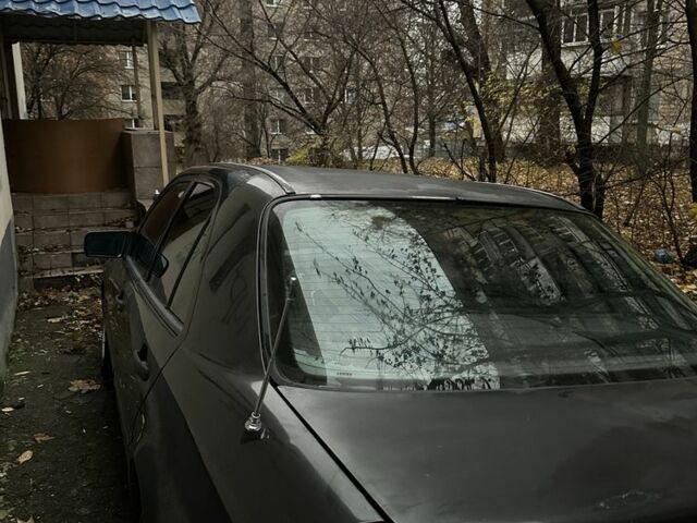 Черный Мерседес 220, объемом двигателя 2.2 л и пробегом 333 тыс. км за 1900 $, фото 4 на Automoto.ua