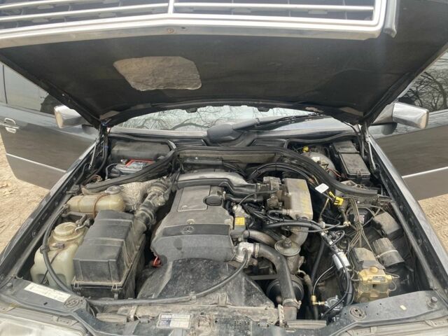 Чорний Мерседес 220, об'ємом двигуна 2.2 л та пробігом 394 тис. км за 6600 $, фото 6 на Automoto.ua