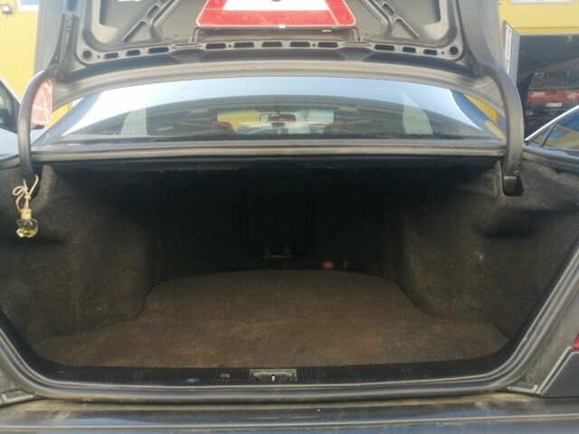 Чорний Мерседес 220, об'ємом двигуна 2.2 л та пробігом 245 тис. км за 3500 $, фото 6 на Automoto.ua