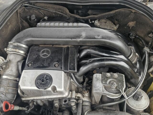 Чорний Мерседес 220, об'ємом двигуна 2.2 л та пробігом 321 тис. км за 1350 $, фото 1 на Automoto.ua