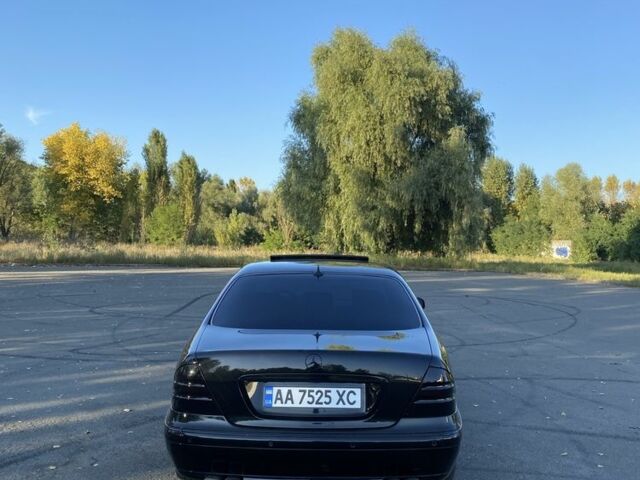 Черный Мерседес 220, объемом двигателя 3.2 л и пробегом 301 тыс. км за 5500 $, фото 4 на Automoto.ua