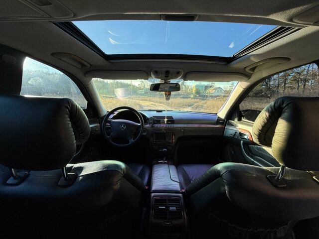 Черный Мерседес 220, объемом двигателя 3.2 л и пробегом 325 тыс. км за 7500 $, фото 11 на Automoto.ua