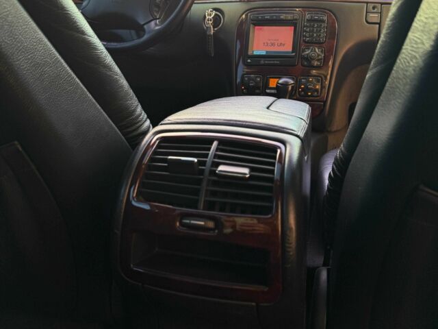 Черный Мерседес 220, объемом двигателя 3.2 л и пробегом 325 тыс. км за 7500 $, фото 18 на Automoto.ua