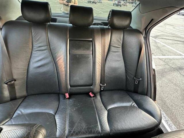 Черный Мерседес 220, объемом двигателя 4 л и пробегом 400 тыс. км за 7000 $, фото 10 на Automoto.ua