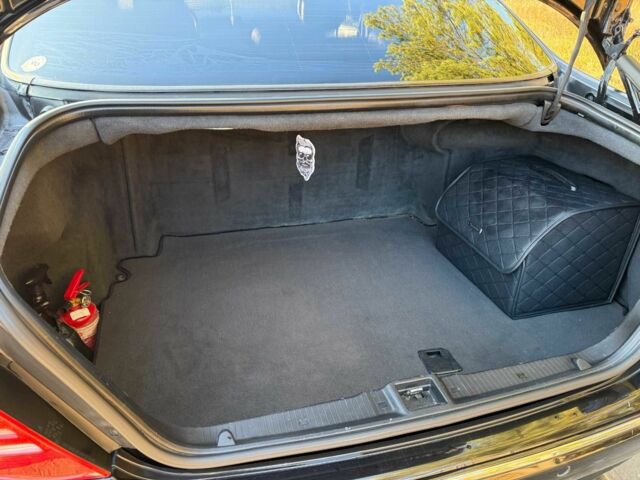 Черный Мерседес 220, объемом двигателя 3.2 л и пробегом 325 тыс. км за 7500 $, фото 8 на Automoto.ua