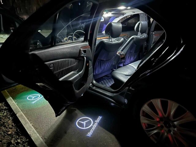 Черный Мерседес 220, объемом двигателя 3.2 л и пробегом 325 тыс. км за 7500 $, фото 23 на Automoto.ua