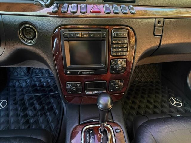 Черный Мерседес 220, объемом двигателя 3.2 л и пробегом 325 тыс. км за 7500 $, фото 16 на Automoto.ua