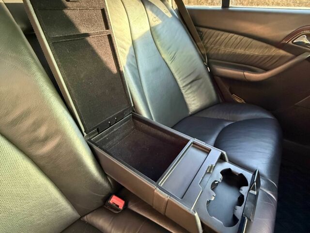 Черный Мерседес 220, объемом двигателя 3.2 л и пробегом 325 тыс. км за 7500 $, фото 10 на Automoto.ua