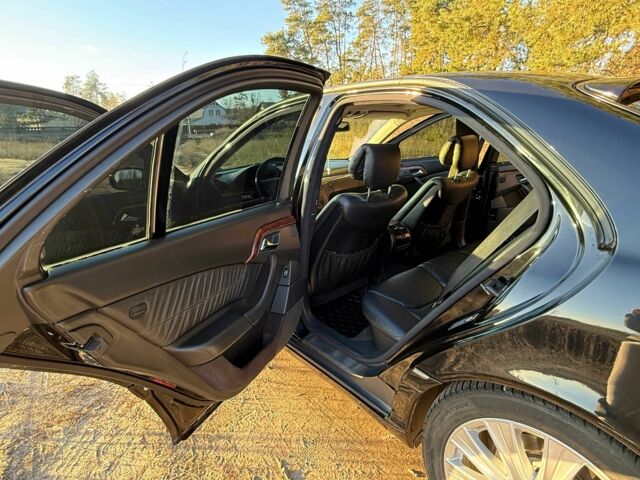 Черный Мерседес 220, объемом двигателя 3.2 л и пробегом 325 тыс. км за 7500 $, фото 15 на Automoto.ua