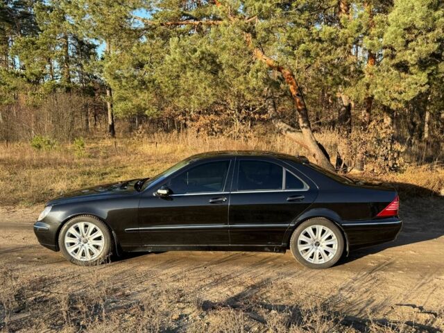 Черный Мерседес 220, объемом двигателя 3.2 л и пробегом 325 тыс. км за 7500 $, фото 4 на Automoto.ua