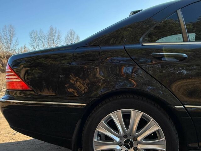 Черный Мерседес 220, объемом двигателя 3.2 л и пробегом 325 тыс. км за 7500 $, фото 5 на Automoto.ua