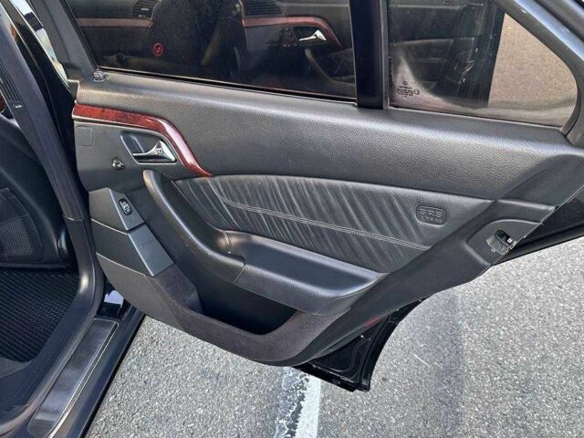 Черный Мерседес 220, объемом двигателя 4 л и пробегом 400 тыс. км за 7000 $, фото 13 на Automoto.ua