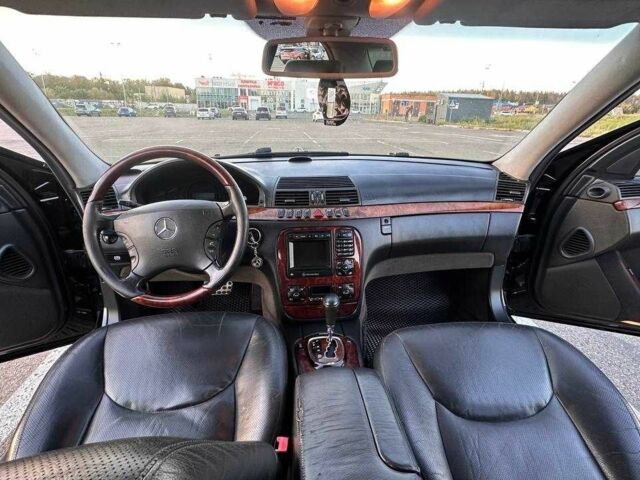 Черный Мерседес 220, объемом двигателя 4 л и пробегом 400 тыс. км за 7000 $, фото 6 на Automoto.ua