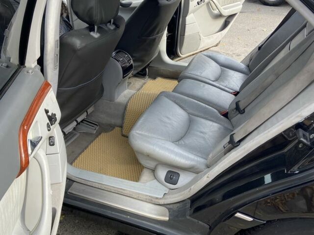 Черный Мерседес 220, объемом двигателя 3.2 л и пробегом 362 тыс. км за 5500 $, фото 1 на Automoto.ua