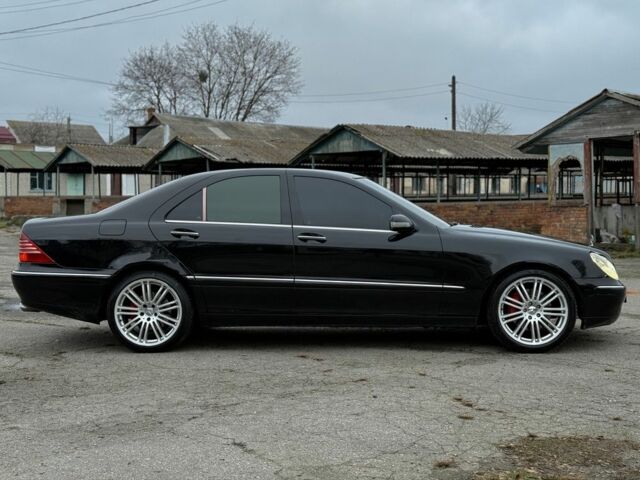 Чорний Мерседес 220, об'ємом двигуна 3.2 л та пробігом 500 тис. км за 7000 $, фото 4 на Automoto.ua