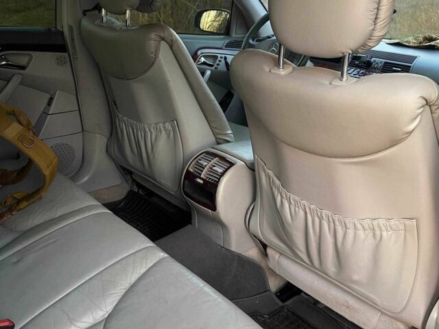 Черный Мерседес 220, объемом двигателя 4 л и пробегом 313 тыс. км за 4300 $, фото 9 на Automoto.ua