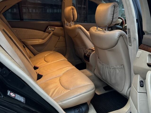 Чорний Мерседес 220, об'ємом двигуна 3.2 л та пробігом 500 тис. км за 7000 $, фото 10 на Automoto.ua