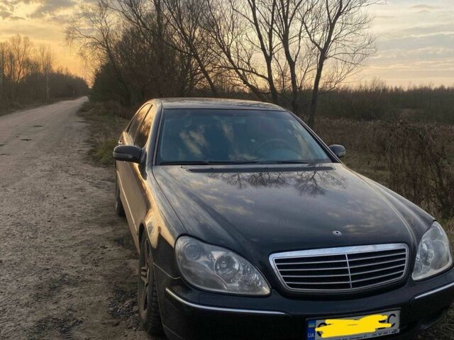 Черный Мерседес 220, объемом двигателя 4 л и пробегом 313 тыс. км за 4300 $, фото 4 на Automoto.ua