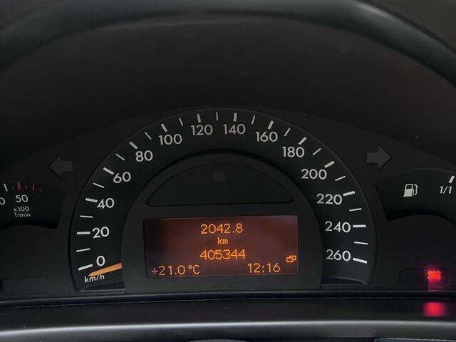 Черный Мерседес 220, объемом двигателя 2.1 л и пробегом 405 тыс. км за 5500 $, фото 19 на Automoto.ua