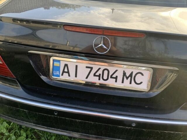 Черный Мерседес 220, объемом двигателя 1.8 л и пробегом 330 тыс. км за 4600 $, фото 1 на Automoto.ua