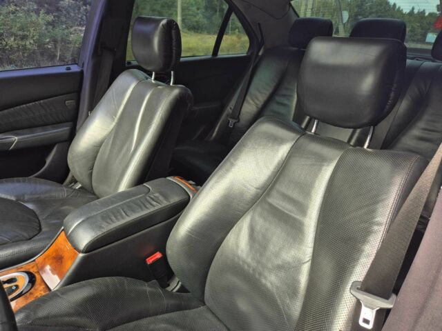 Черный Мерседес 220, объемом двигателя 3.2 л и пробегом 300 тыс. км за 4900 $, фото 5 на Automoto.ua