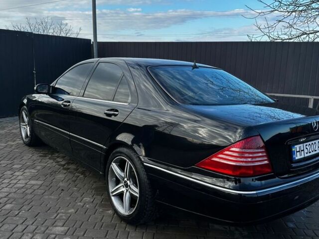 Чорний Мерседес 220, об'ємом двигуна 3.7 л та пробігом 340 тис. км за 4500 $, фото 1 на Automoto.ua