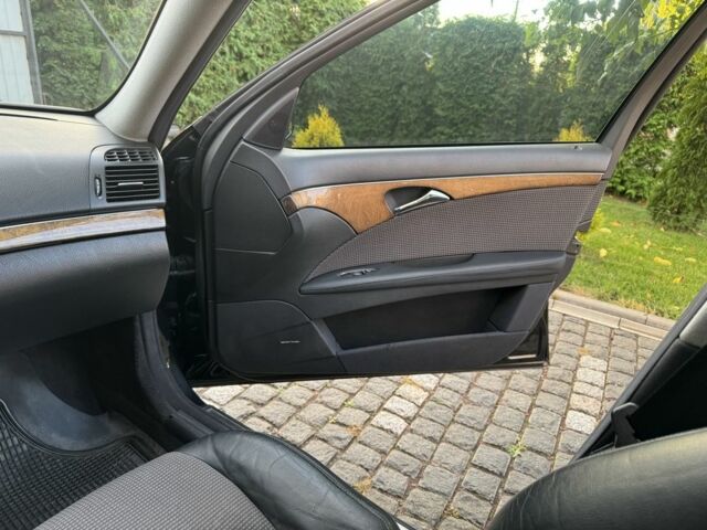 Чорний Мерседес 220, об'ємом двигуна 2.2 л та пробігом 280 тис. км за 7900 $, фото 10 на Automoto.ua