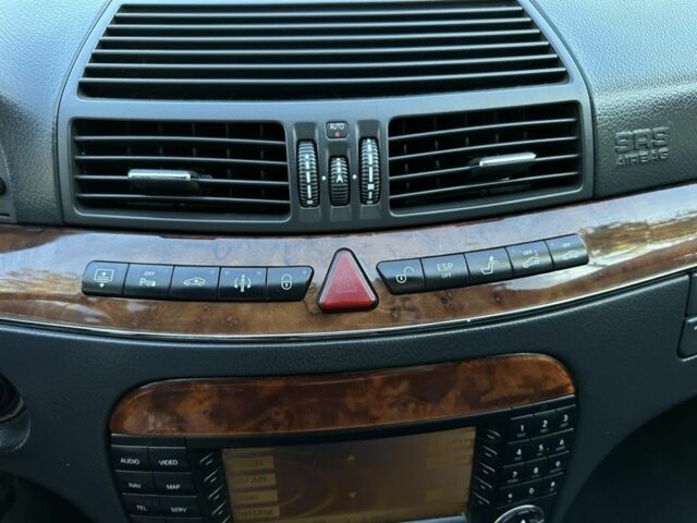 Черный Мерседес 220, объемом двигателя 3.2 л и пробегом 503 тыс. км за 8500 $, фото 11 на Automoto.ua