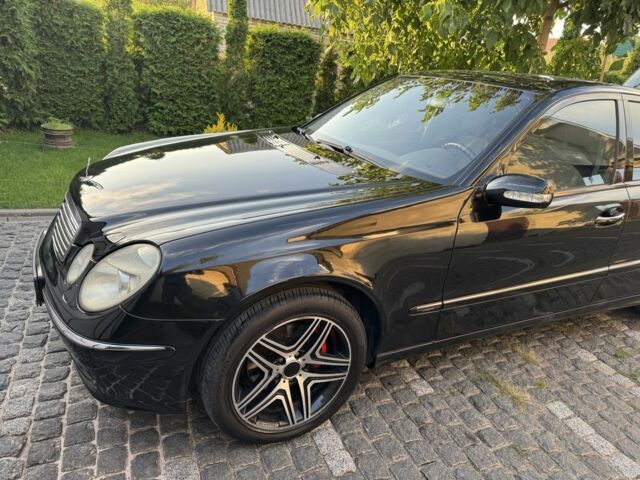 Чорний Мерседес 220, об'ємом двигуна 2.2 л та пробігом 280 тис. км за 7900 $, фото 1 на Automoto.ua