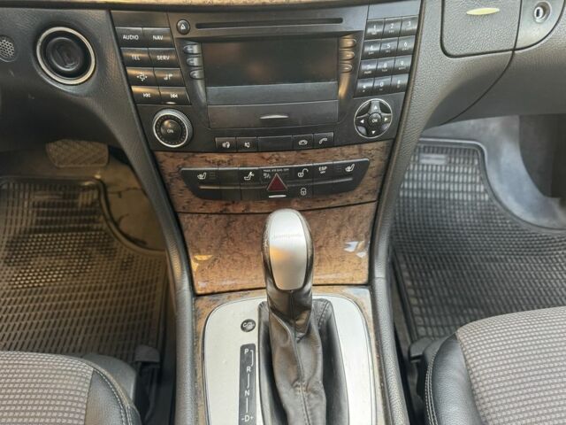 Чорний Мерседес 220, об'ємом двигуна 2.2 л та пробігом 280 тис. км за 7900 $, фото 12 на Automoto.ua