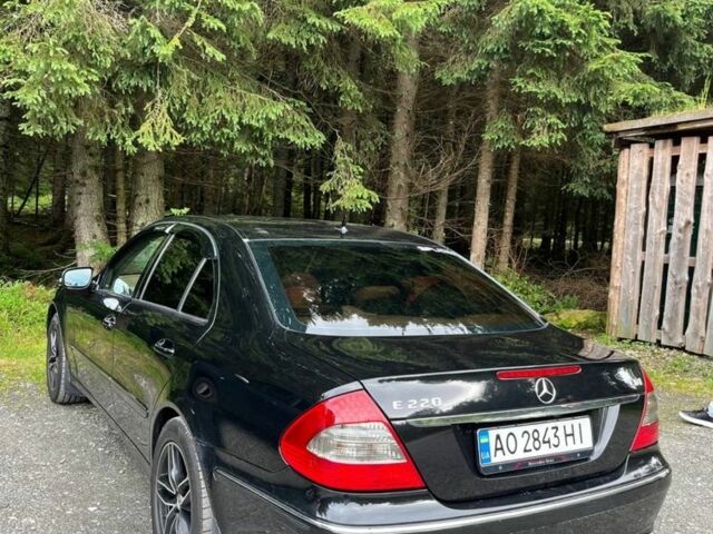 Чорний Мерседес 220, об'ємом двигуна 2.1 л та пробігом 300 тис. км за 7500 $, фото 4 на Automoto.ua