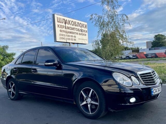 Черный Мерседес 220, объемом двигателя 2.1 л и пробегом 275 тыс. км за 7800 $, фото 2 на Automoto.ua