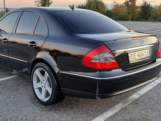 Черный Мерседес 220, объемом двигателя 2.1 л и пробегом 261 тыс. км за 10200 $, фото 2 на Automoto.ua