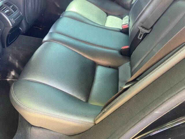 Черный Мерседес 220, объемом двигателя 2.1 л и пробегом 275 тыс. км за 7800 $, фото 6 на Automoto.ua