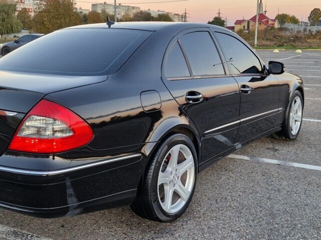 Черный Мерседес 220, объемом двигателя 2.1 л и пробегом 261 тыс. км за 10200 $, фото 3 на Automoto.ua