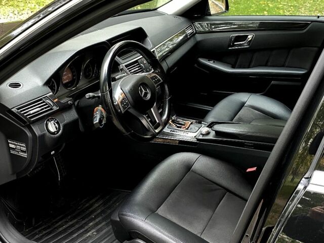 Черный Мерседес 220, объемом двигателя 2.1 л и пробегом 269 тыс. км за 13500 $, фото 8 на Automoto.ua