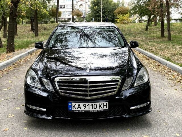 Черный Мерседес 220, объемом двигателя 2.1 л и пробегом 269 тыс. км за 13500 $, фото 1 на Automoto.ua