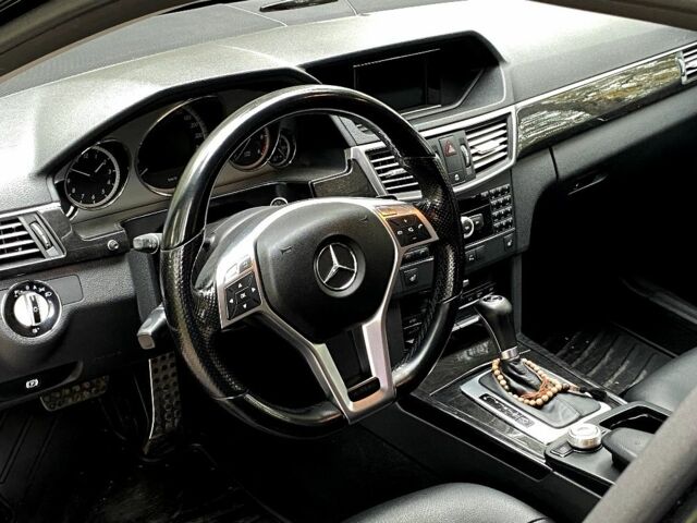 Черный Мерседес 220, объемом двигателя 2.1 л и пробегом 269 тыс. км за 13500 $, фото 11 на Automoto.ua