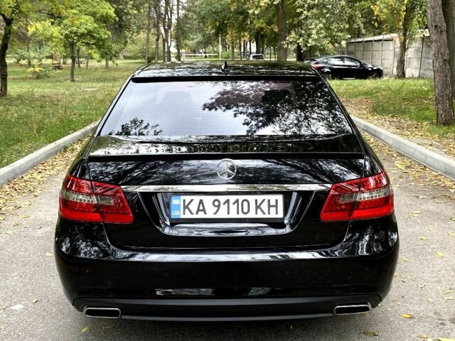 Черный Мерседес 220, объемом двигателя 2.1 л и пробегом 269 тыс. км за 13500 $, фото 5 на Automoto.ua