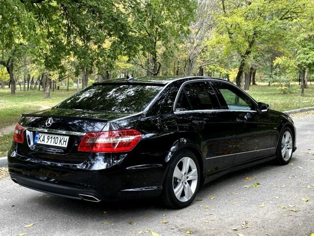 Черный Мерседес 220, объемом двигателя 2.1 л и пробегом 269 тыс. км за 13500 $, фото 6 на Automoto.ua