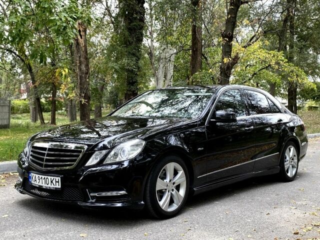 Черный Мерседес 220, объемом двигателя 2.1 л и пробегом 269 тыс. км за 13500 $, фото 2 на Automoto.ua