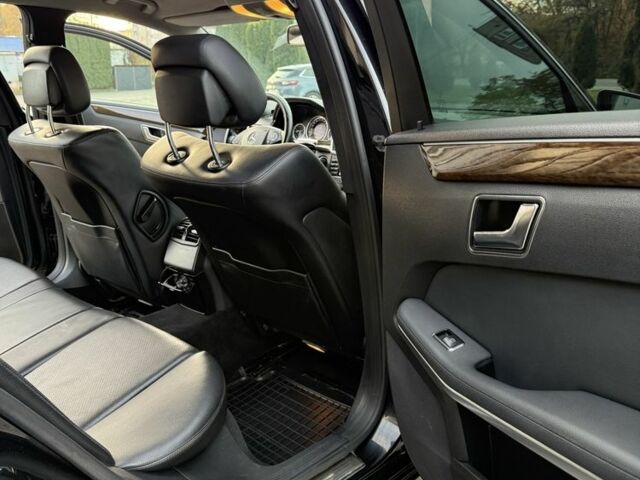 Черный Мерседес 220, объемом двигателя 2.1 л и пробегом 337 тыс. км за 11200 $, фото 18 на Automoto.ua