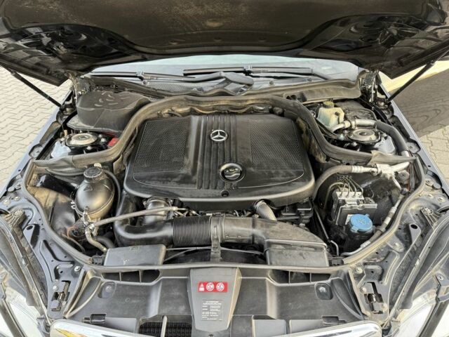 Черный Мерседес 220, объемом двигателя 2.1 л и пробегом 337 тыс. км за 11200 $, фото 10 на Automoto.ua