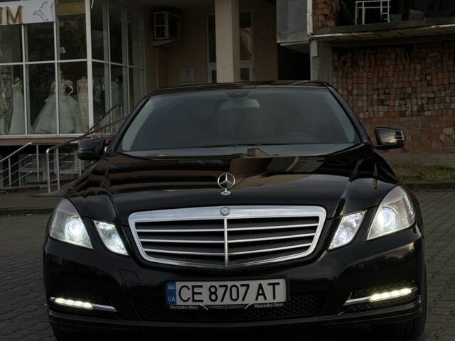 Черный Мерседес 220, объемом двигателя 2.1 л и пробегом 337 тыс. км за 11200 $, фото 9 на Automoto.ua