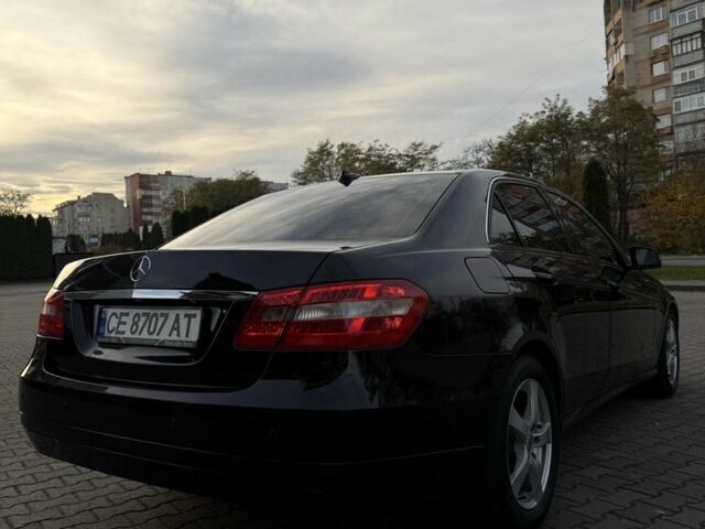 Черный Мерседес 220, объемом двигателя 2.1 л и пробегом 337 тыс. км за 11200 $, фото 5 на Automoto.ua