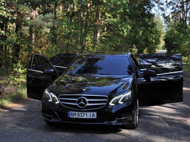 Черный Мерседес 220, объемом двигателя 2.1 л и пробегом 211 тыс. км за 19999 $, фото 1 на Automoto.ua