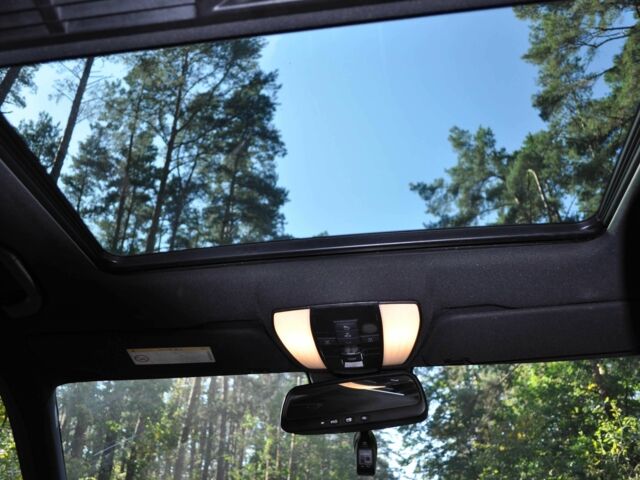 Черный Мерседес 220, объемом двигателя 2.1 л и пробегом 211 тыс. км за 19999 $, фото 14 на Automoto.ua